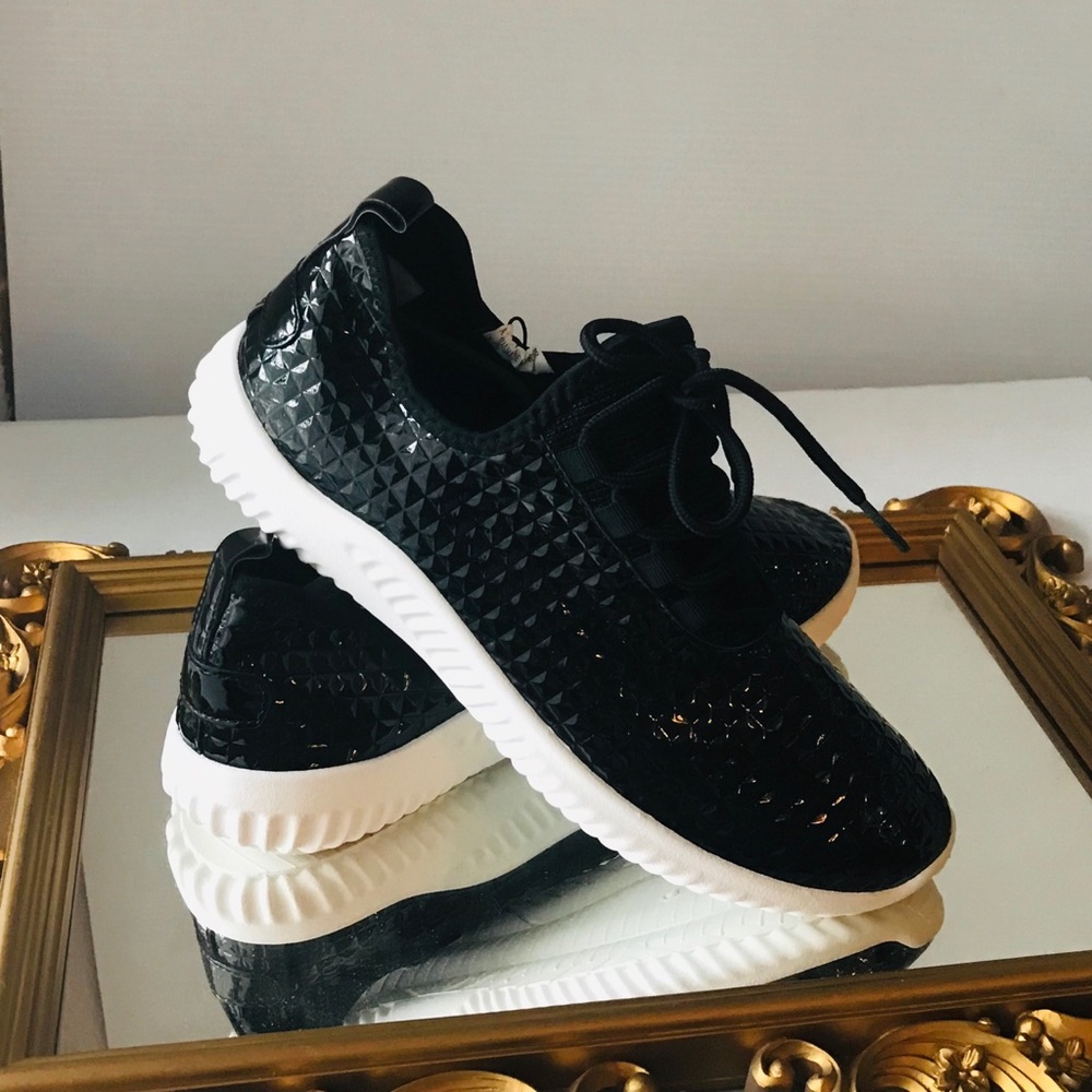 Rue21 sneakers size Xl (10)